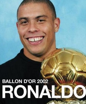 호나우두 발롱.jpg