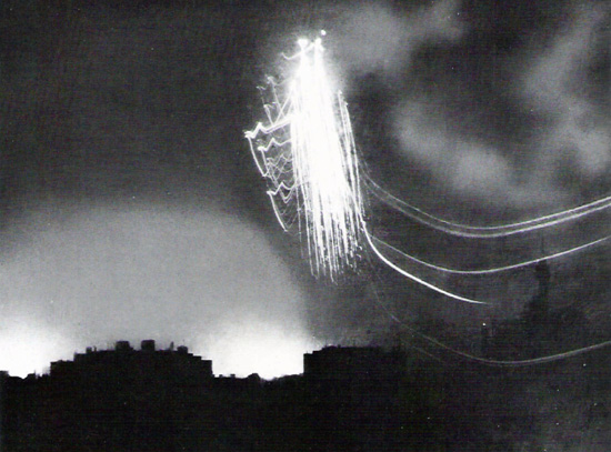 도쿄 네이팜탄.jpg