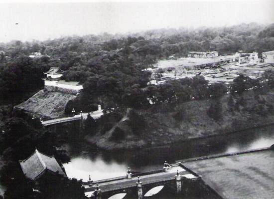 불타버린 궁.jpg