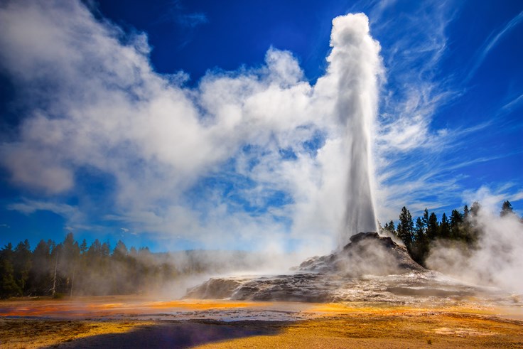interesting-yellowstone-geyser-fact.jpg
